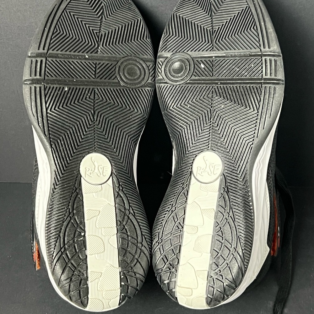 Rise Black Textured Men’s Sneakers Basketball shoes Size 8 new with box - Picture 10 of 11